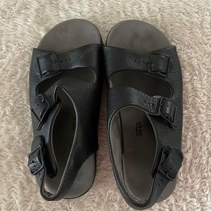 Women sandals